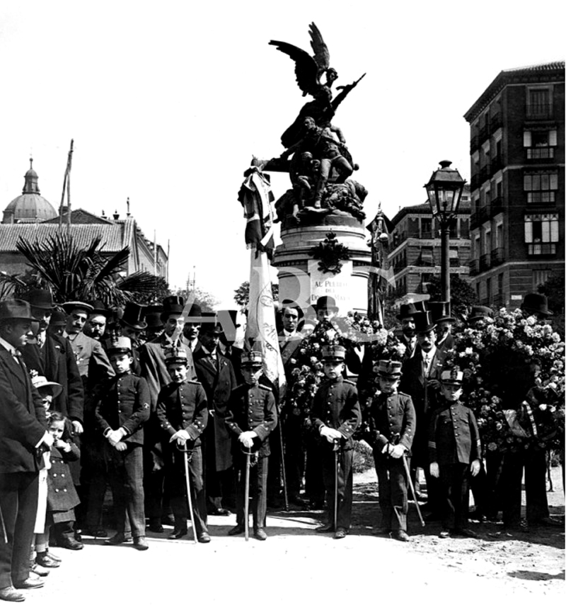 Monumento al Pueblo del 2 de Mayo en la glorieta de San Bernardo. 1910