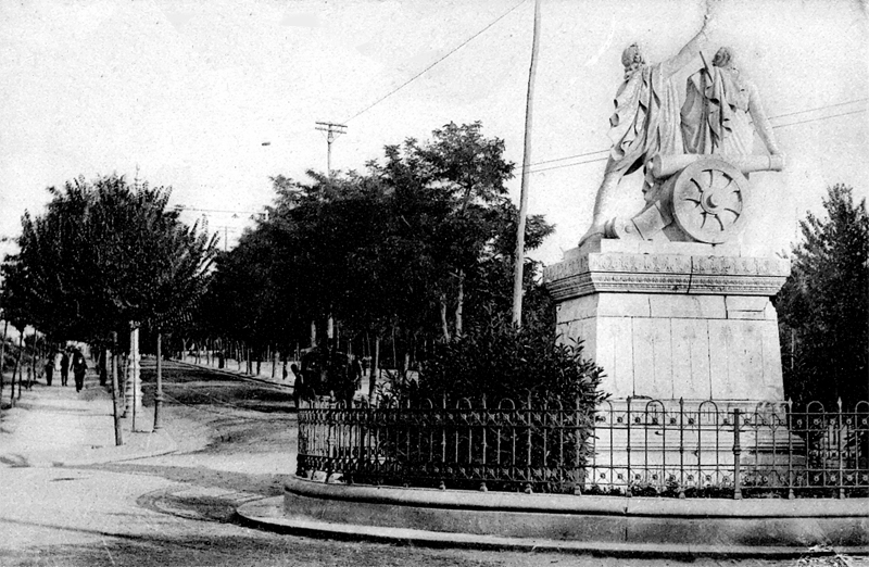 Monumento a Daoiz y Velarde EN Moncloa