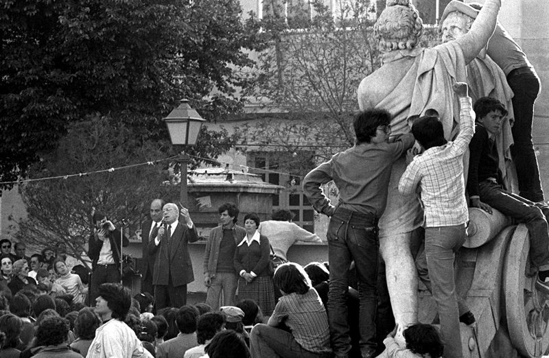 Tiermo Galvn en la plaza del Dos de Mayo. Fiestas de 1979