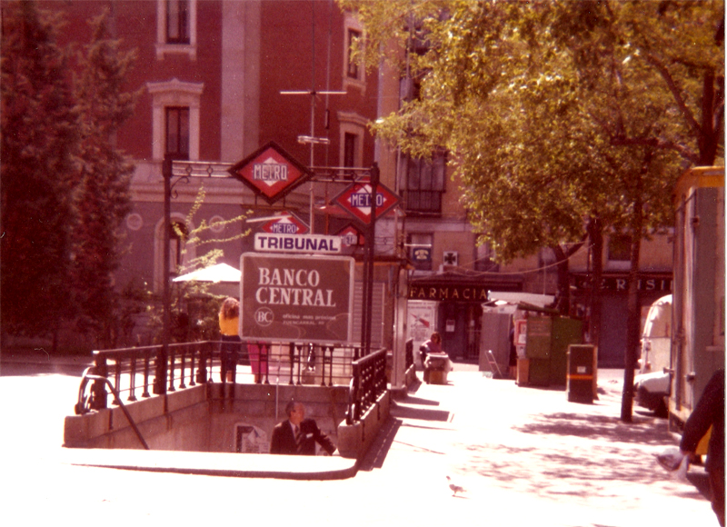Puesto de chucherias de la seora Remedios en la calle de Barcel