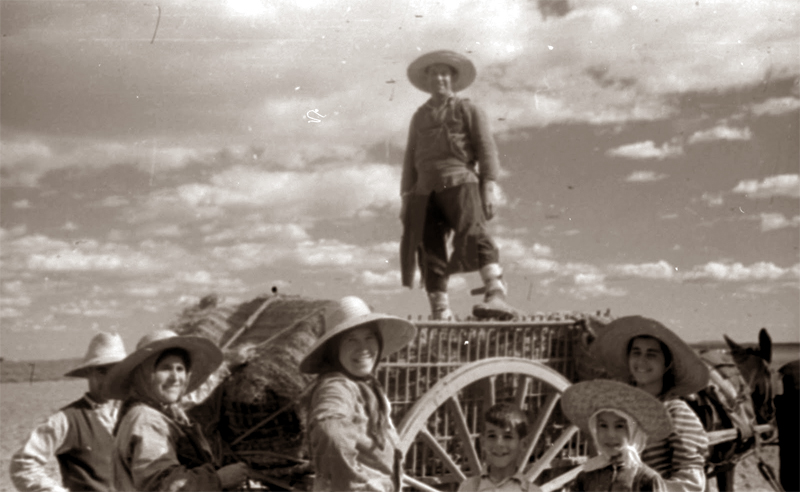 Familia Llegando a la via