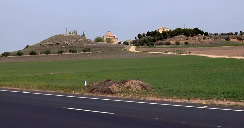 El Pozo de la Nieve junto al santuario del Cristo de Villajos